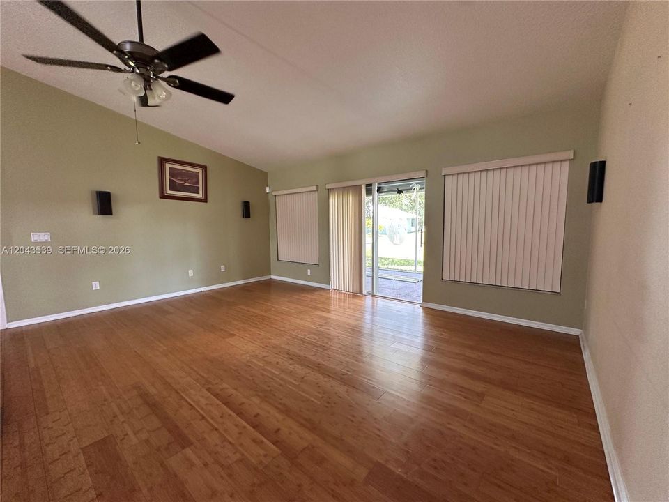 Active With Contract: $265,000 (3 beds, 2 baths, 1810 Square Feet)