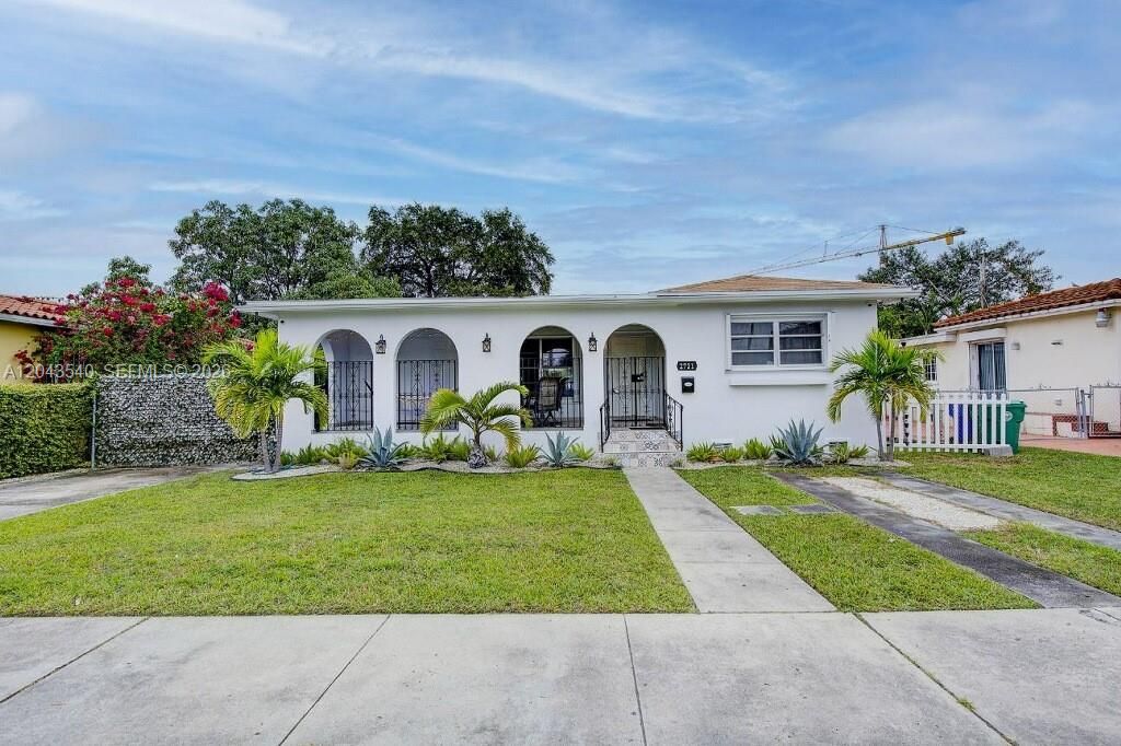 For Rent: $1,800 (1 beds, 1 baths, 1713 Square Feet)