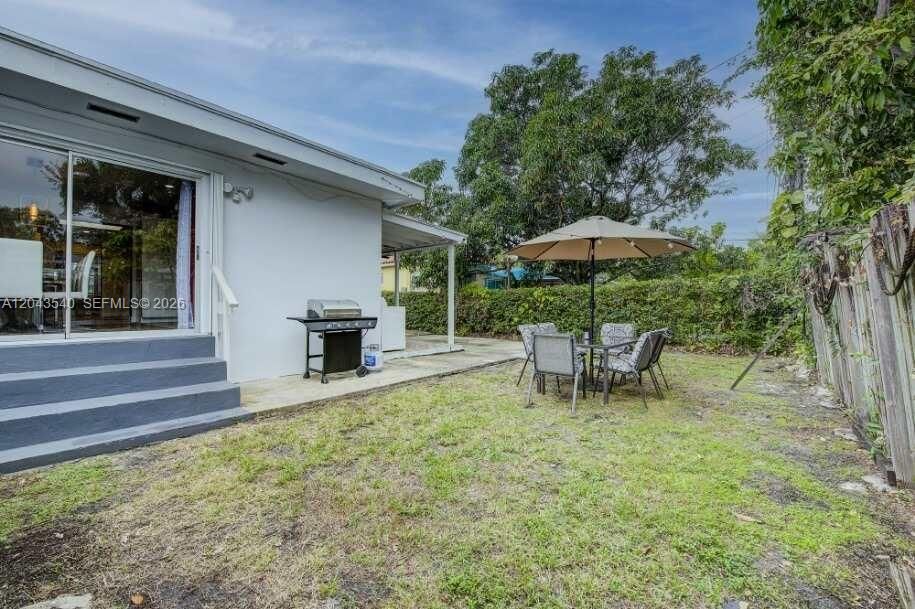 For Rent: $1,800 (1 beds, 1 baths, 1713 Square Feet)