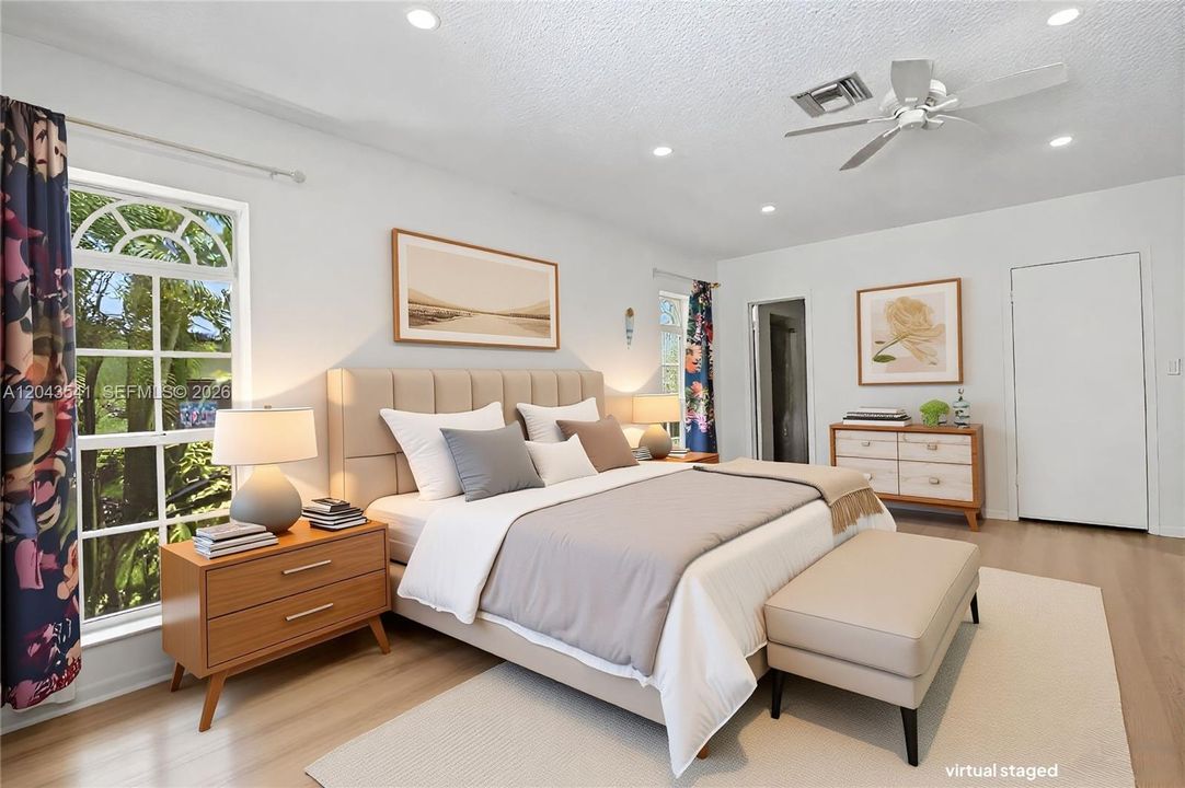 En Venta: $875,000 (3 camas, 2 baños, 2141 Pies cuadrados)