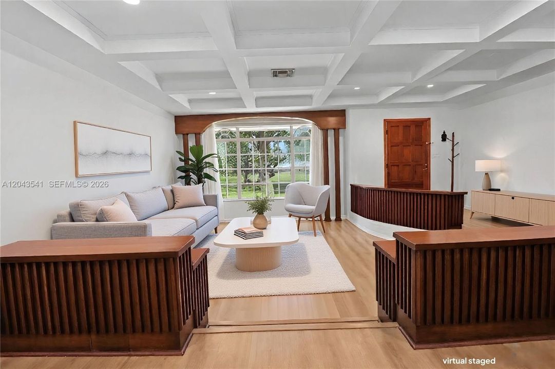 En Venta: $875,000 (3 camas, 2 baños, 2141 Pies cuadrados)