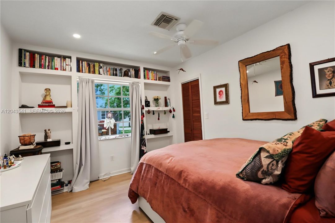 En Venta: $875,000 (3 camas, 2 baños, 2141 Pies cuadrados)