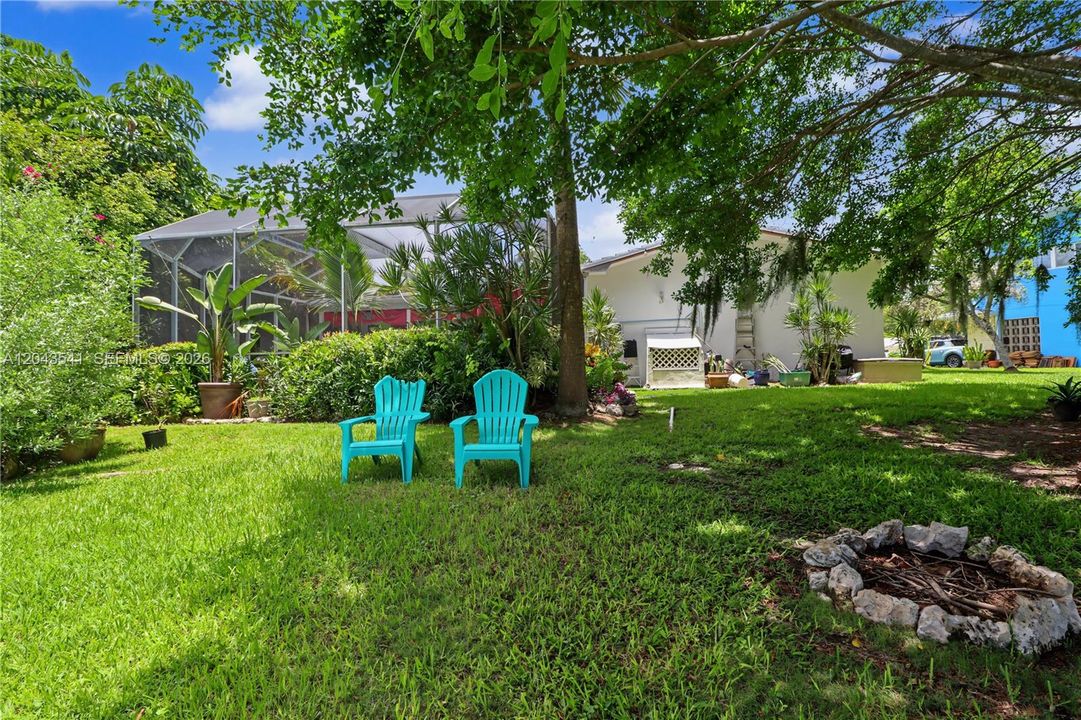 En Venta: $875,000 (3 camas, 2 baños, 2141 Pies cuadrados)