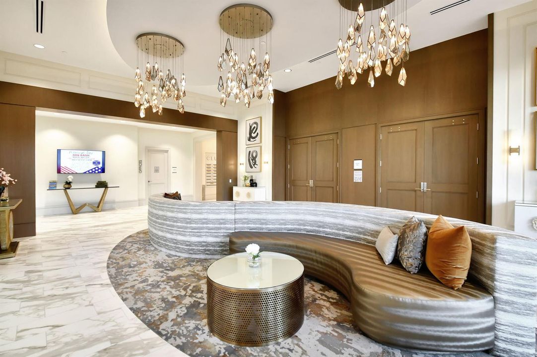 Grandiose Clubhouse