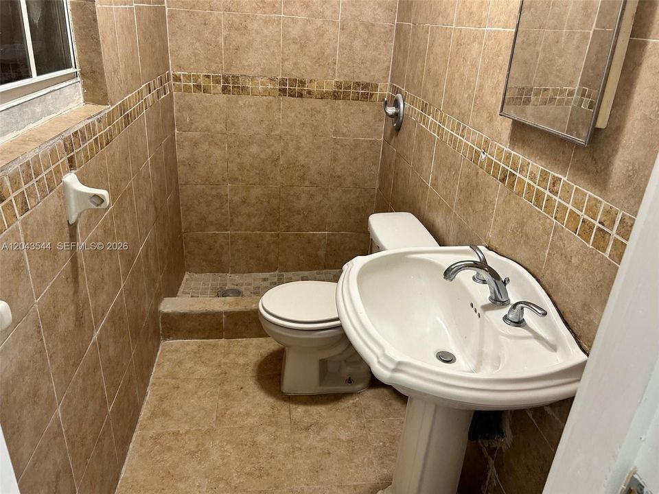 En Renta: $1,900 (2 camas, 1 baños, 1784 Pies cuadrados)