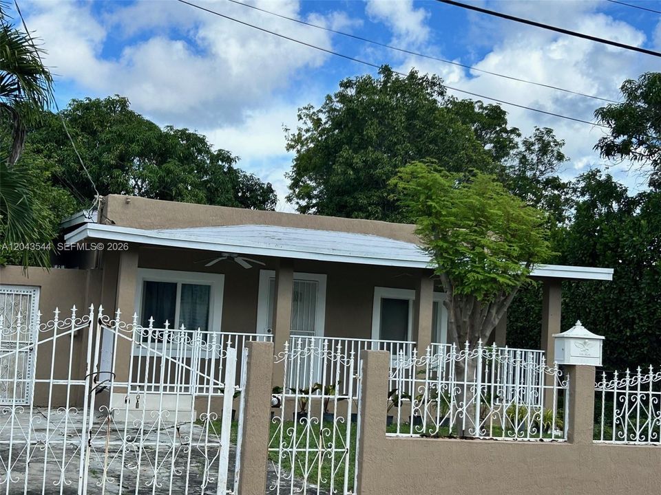 En Renta: $1,900 (2 camas, 1 baños, 1784 Pies cuadrados)