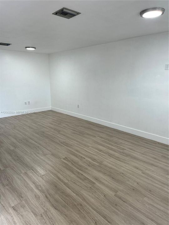 На продажу: $395,000 (2 спален, 2 ванн, 1100 Квадратных фут)