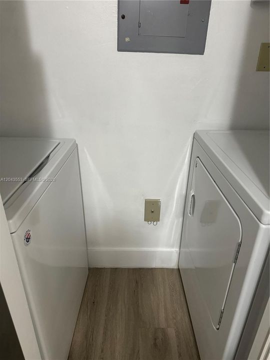 На продажу: $395,000 (2 спален, 2 ванн, 1100 Квадратных фут)