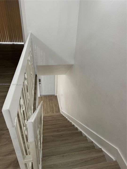 На продажу: $395,000 (2 спален, 2 ванн, 1100 Квадратных фут)