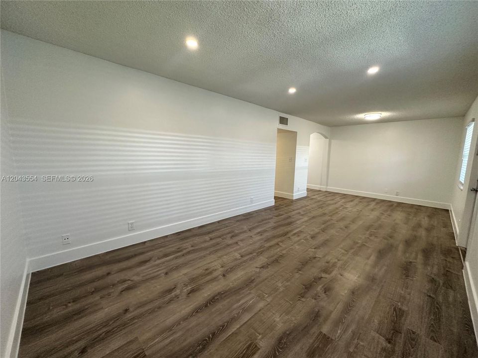 В аренду: $1,695 (1 спален, 1 ванн, 700 Квадратных фут)