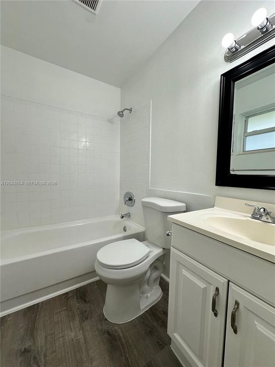В аренду: $1,695 (1 спален, 1 ванн, 700 Квадратных фут)
