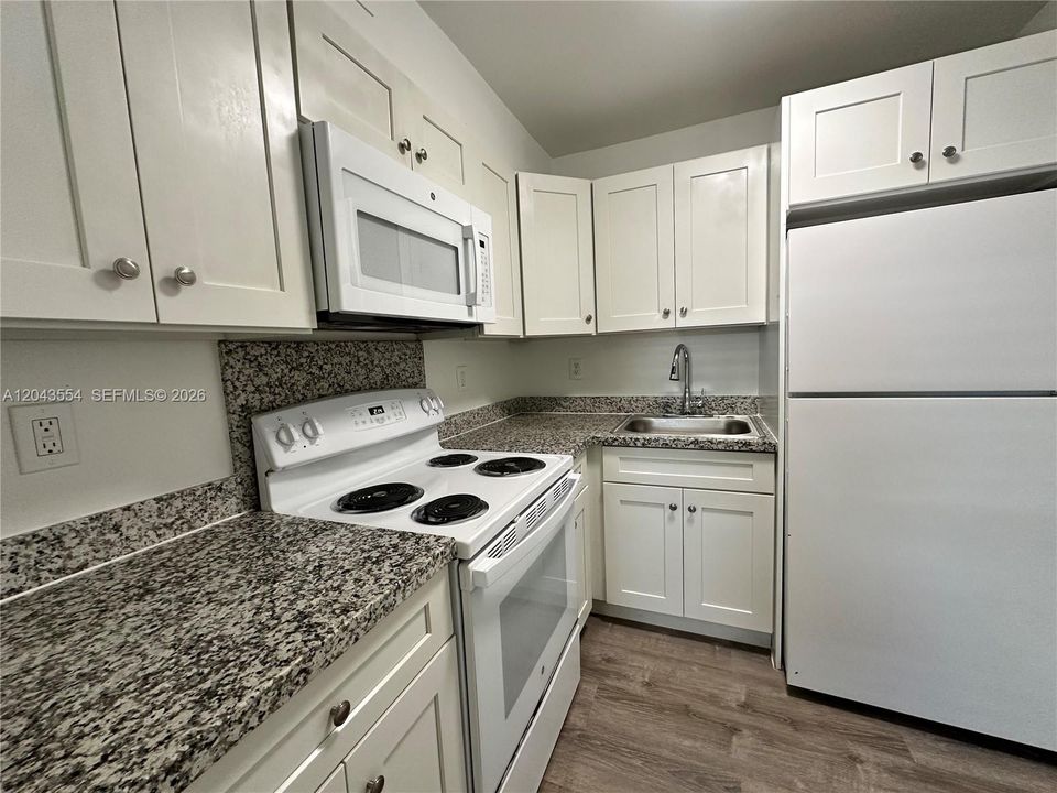 В аренду: $1,695 (1 спален, 1 ванн, 700 Квадратных фут)
