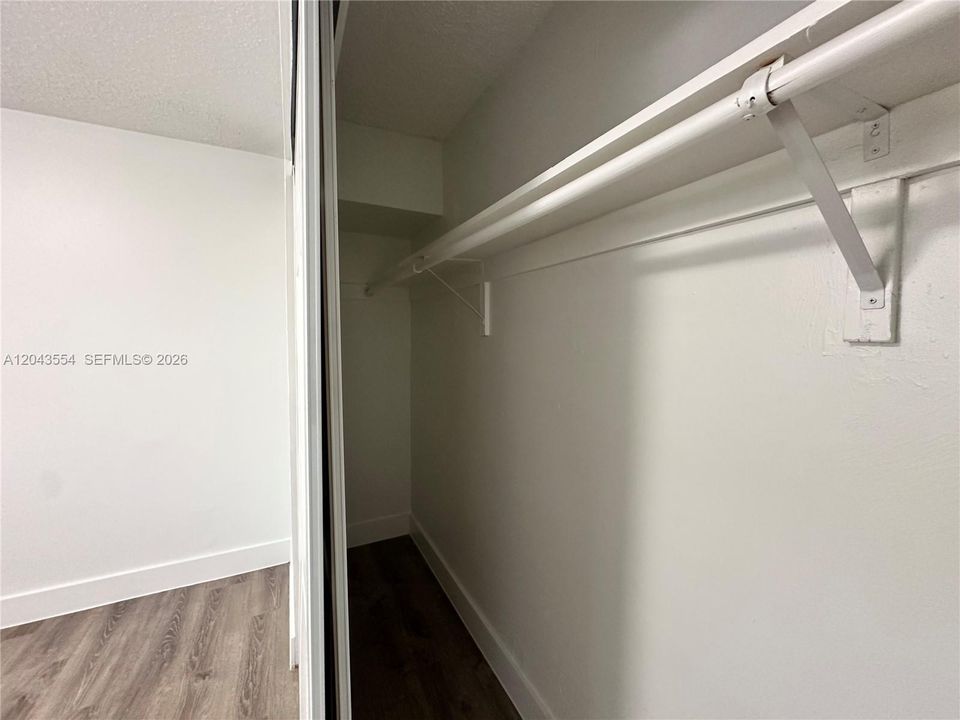 В аренду: $1,695 (1 спален, 1 ванн, 700 Квадратных фут)