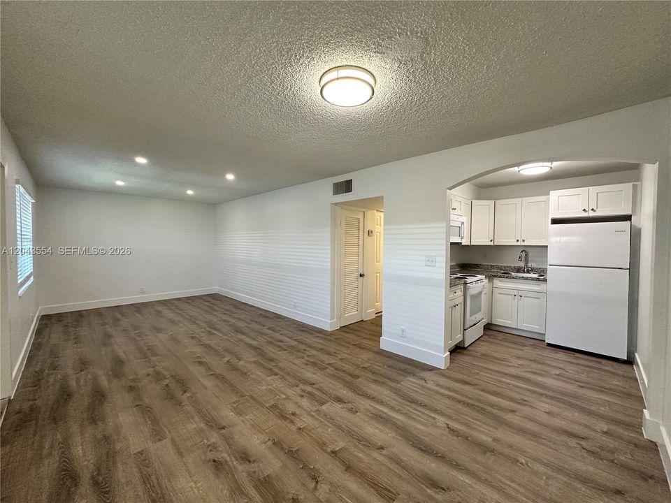 В аренду: $1,695 (1 спален, 1 ванн, 700 Квадратных фут)