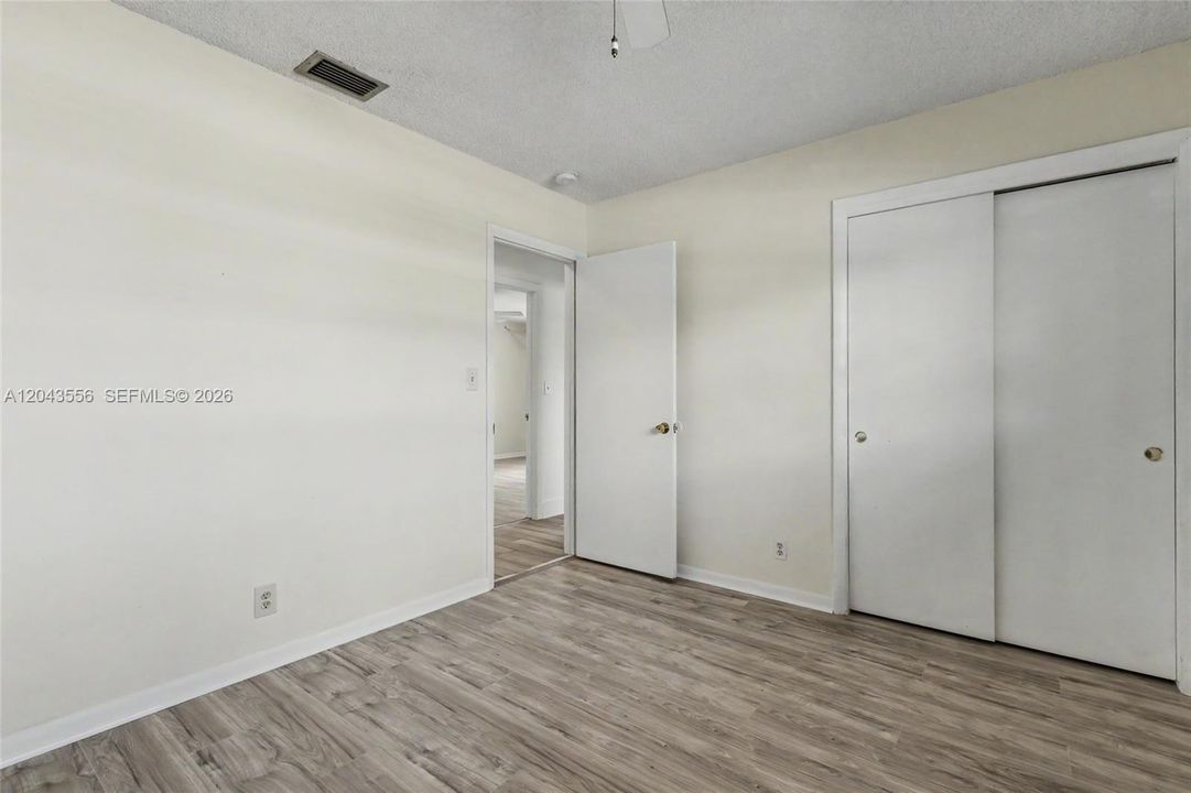 На продажу: $589,900 (3 спален, 2 ванн, 1536 Квадратных фут)
