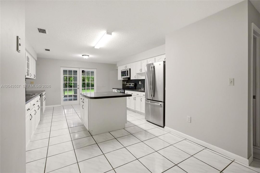 На продажу: $729,900 (3 спален, 2 ванн, 2886 Квадратных фут)