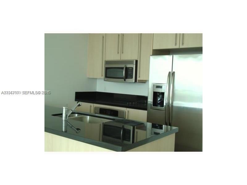 For Rent: $3,100 (1 beds, 1 baths, 693 Square Feet)
