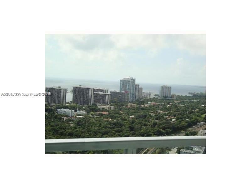 For Rent: $3,100 (1 beds, 1 baths, 693 Square Feet)