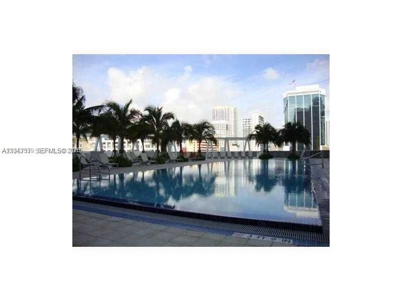 For Rent: $3,100 (1 beds, 1 baths, 693 Square Feet)