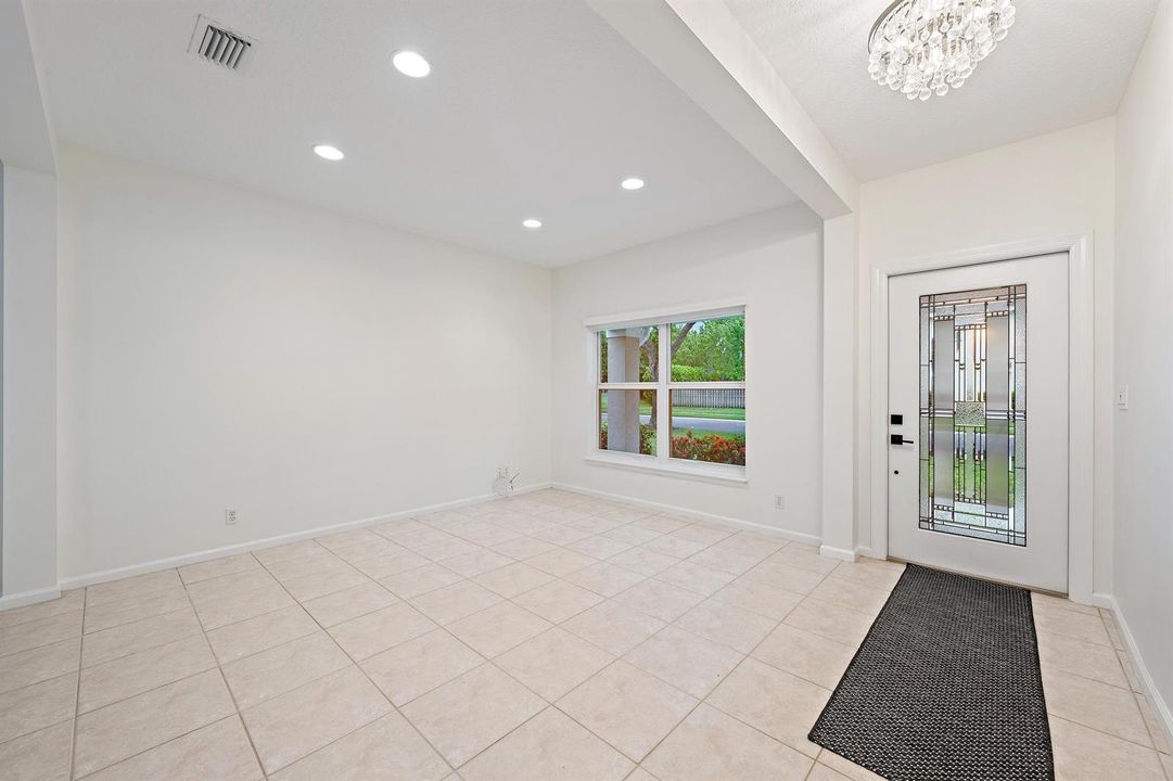 ENTRY / FORMAL LIVING