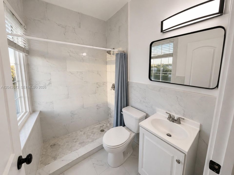 В аренду: $1,695 (0 спален, 1 ванн, 277 Квадратных фут)