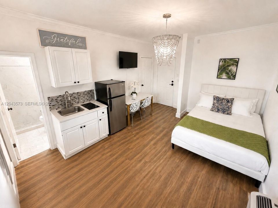 В аренду: $1,695 (0 спален, 1 ванн, 277 Квадратных фут)