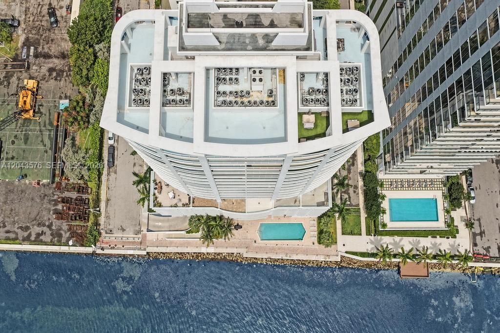 待售: $515,000 (1 贝兹, 1 浴室, 850 平方英尺)