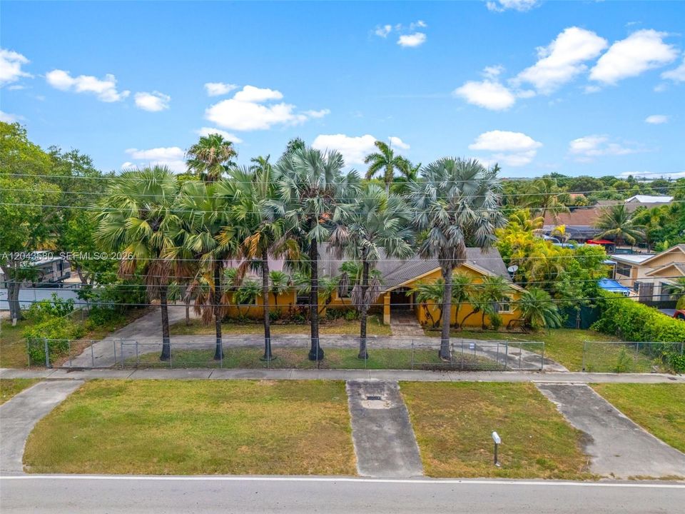 En Venta: $484,900 (4 camas, 2 baños, 2670 Pies cuadrados)