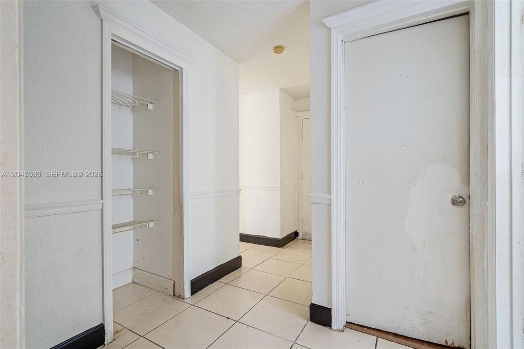 En Venta: $484,900 (4 camas, 2 baños, 2670 Pies cuadrados)