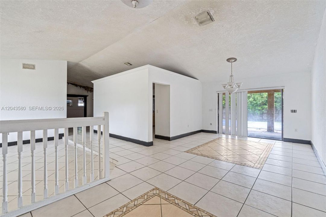 En Venta: $484,900 (4 camas, 2 baños, 2670 Pies cuadrados)