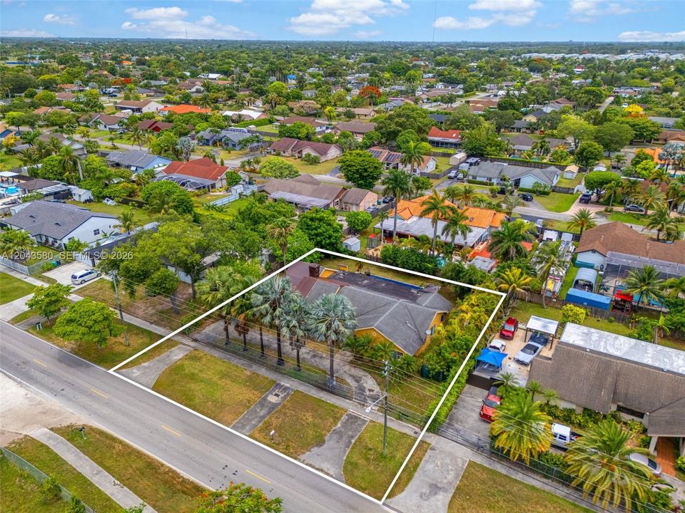 En Venta: $484,900 (4 camas, 2 baños, 2670 Pies cuadrados)