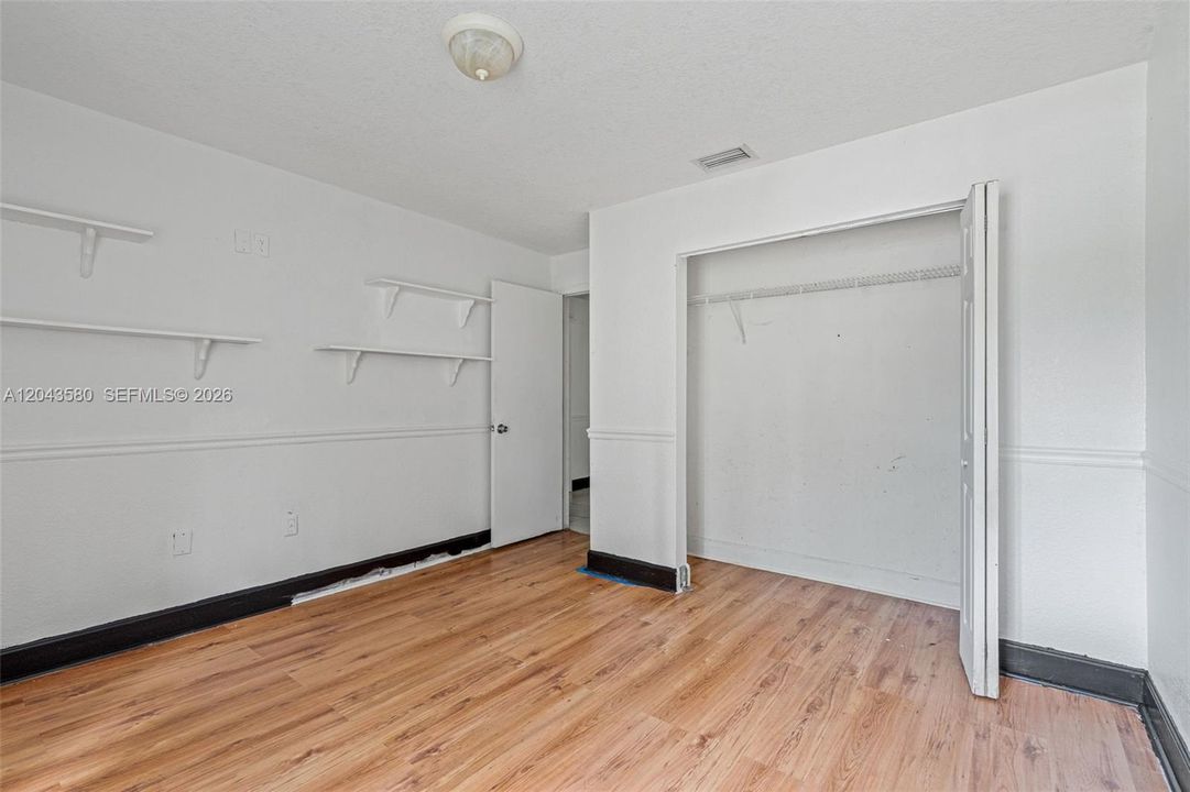 En Venta: $484,900 (4 camas, 2 baños, 2670 Pies cuadrados)