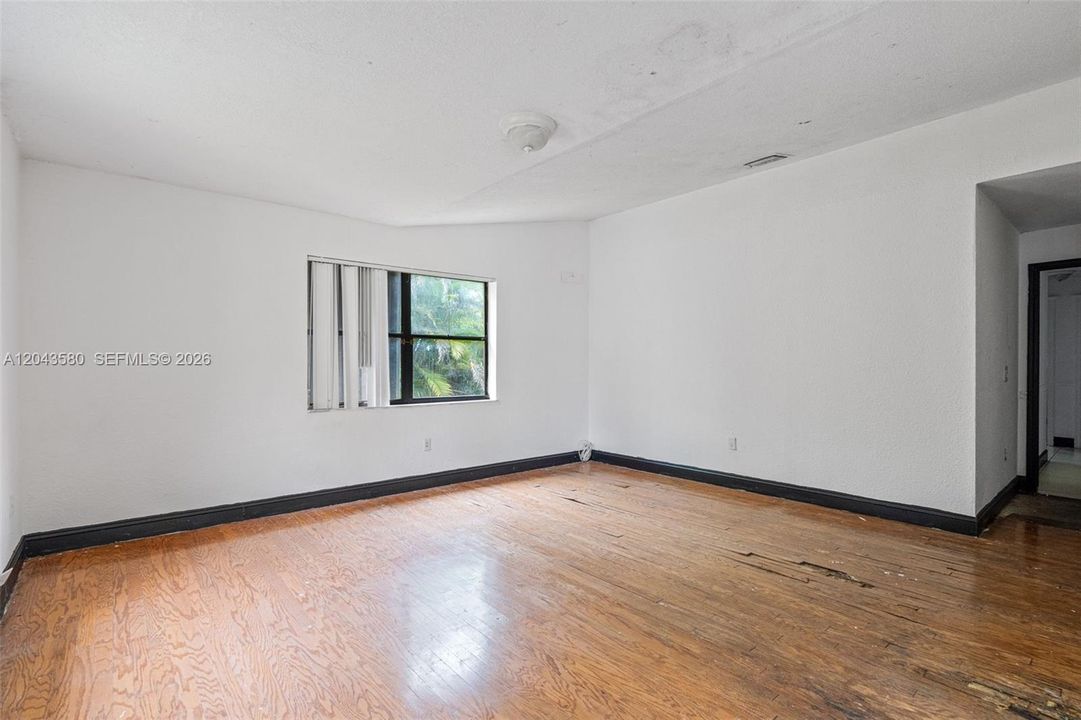 En Venta: $484,900 (4 camas, 2 baños, 2670 Pies cuadrados)