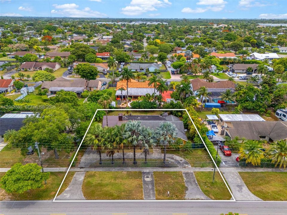 En Venta: $484,900 (4 camas, 2 baños, 2670 Pies cuadrados)
