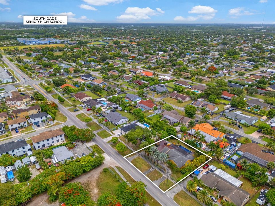 En Venta: $484,900 (4 camas, 2 baños, 2670 Pies cuadrados)