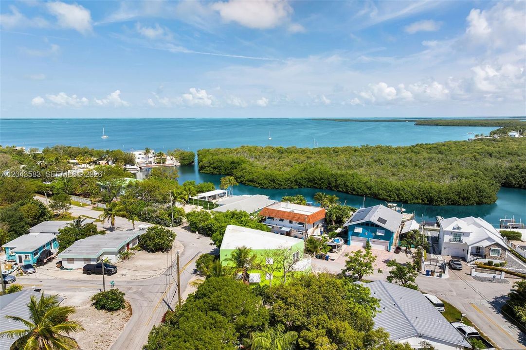 En Venta: $950,000 (3 camas, 2 baños, 2356 Pies cuadrados)