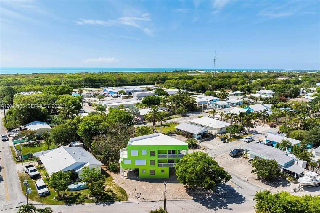 En Venta: $950,000 (3 camas, 2 baños, 2356 Pies cuadrados)