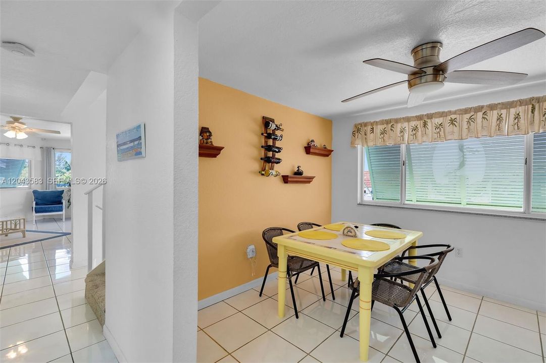 En Venta: $950,000 (3 camas, 2 baños, 2356 Pies cuadrados)