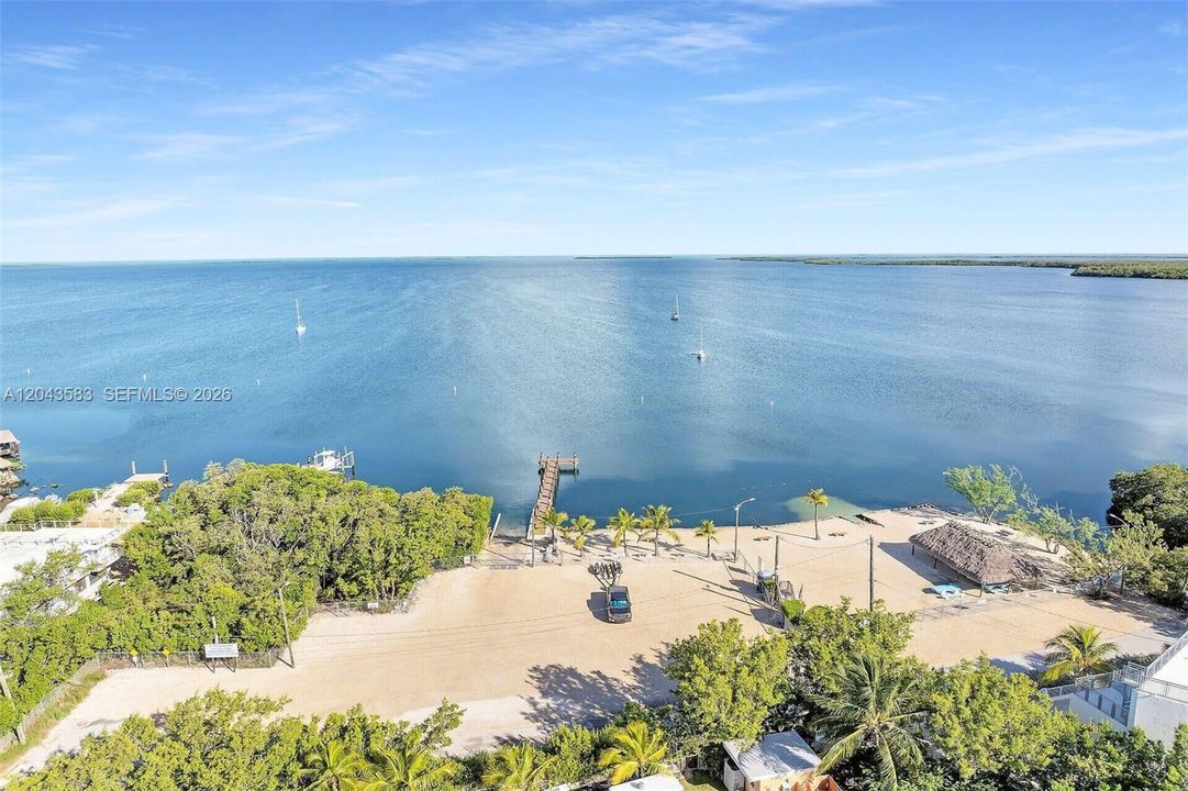 En Venta: $950,000 (3 camas, 2 baños, 2356 Pies cuadrados)