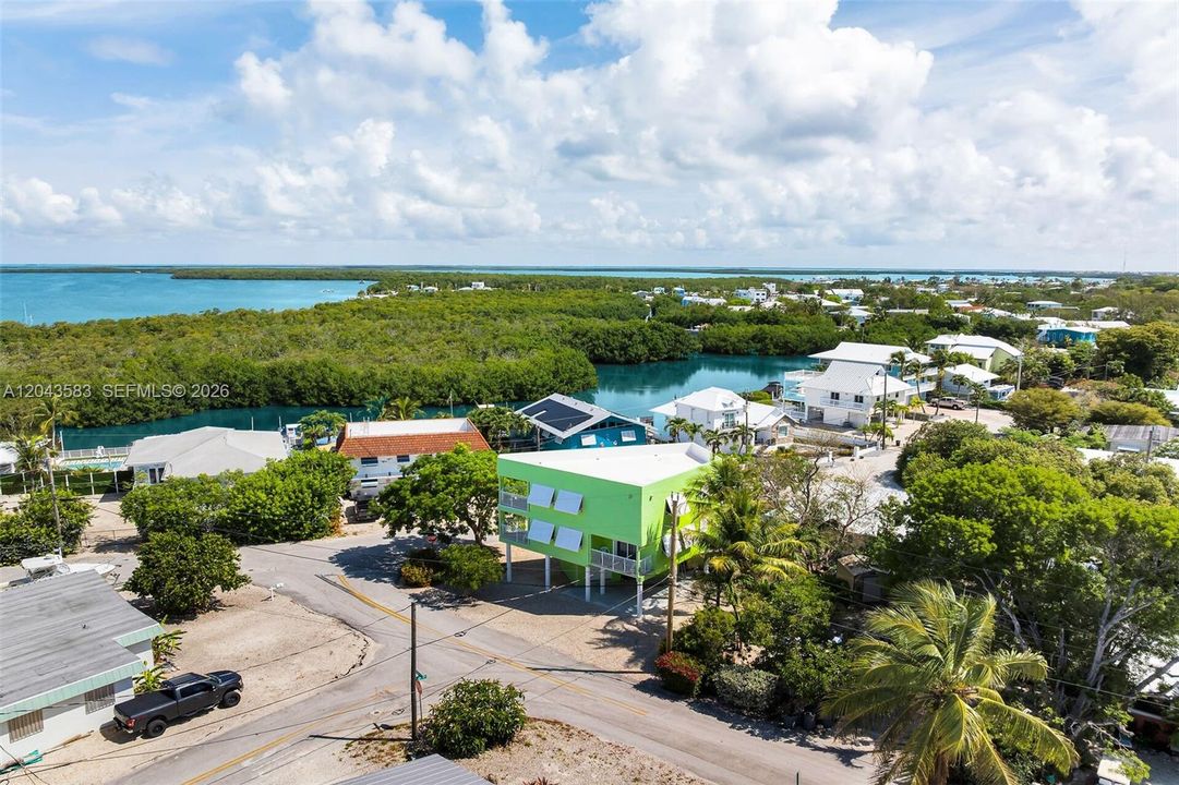 En Venta: $950,000 (3 camas, 2 baños, 2356 Pies cuadrados)