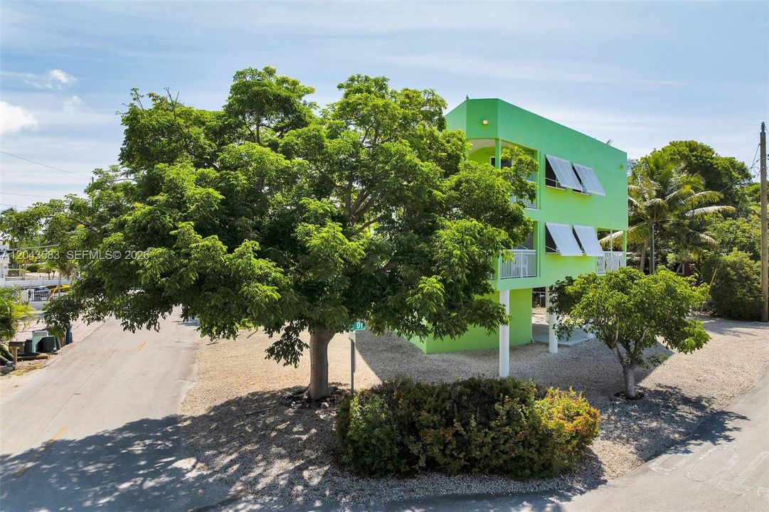 En Venta: $950,000 (3 camas, 2 baños, 2356 Pies cuadrados)