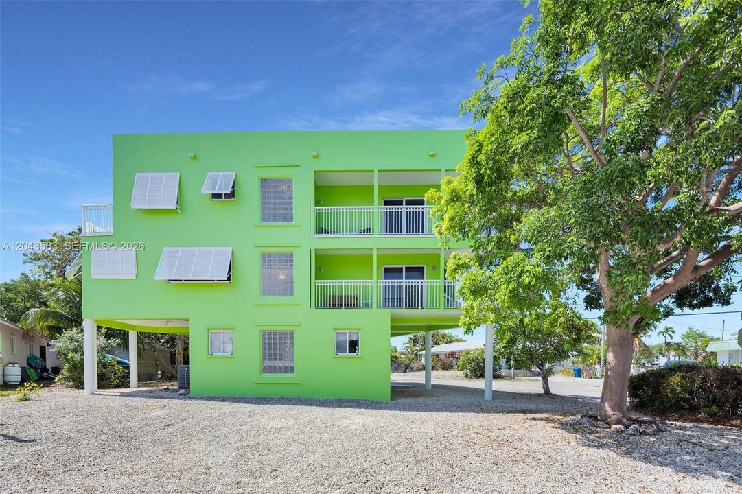 En Venta: $950,000 (3 camas, 2 baños, 2356 Pies cuadrados)
