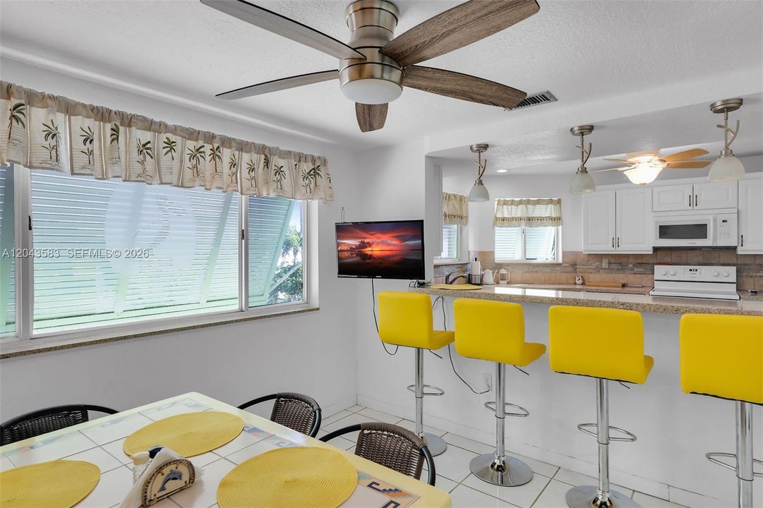 En Venta: $950,000 (3 camas, 2 baños, 2356 Pies cuadrados)