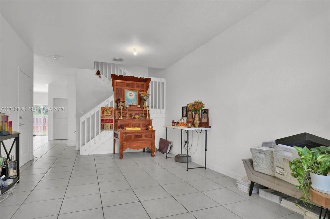 En Renta: $3,700 (3 camas, 3 baños, 1853 Pies cuadrados)