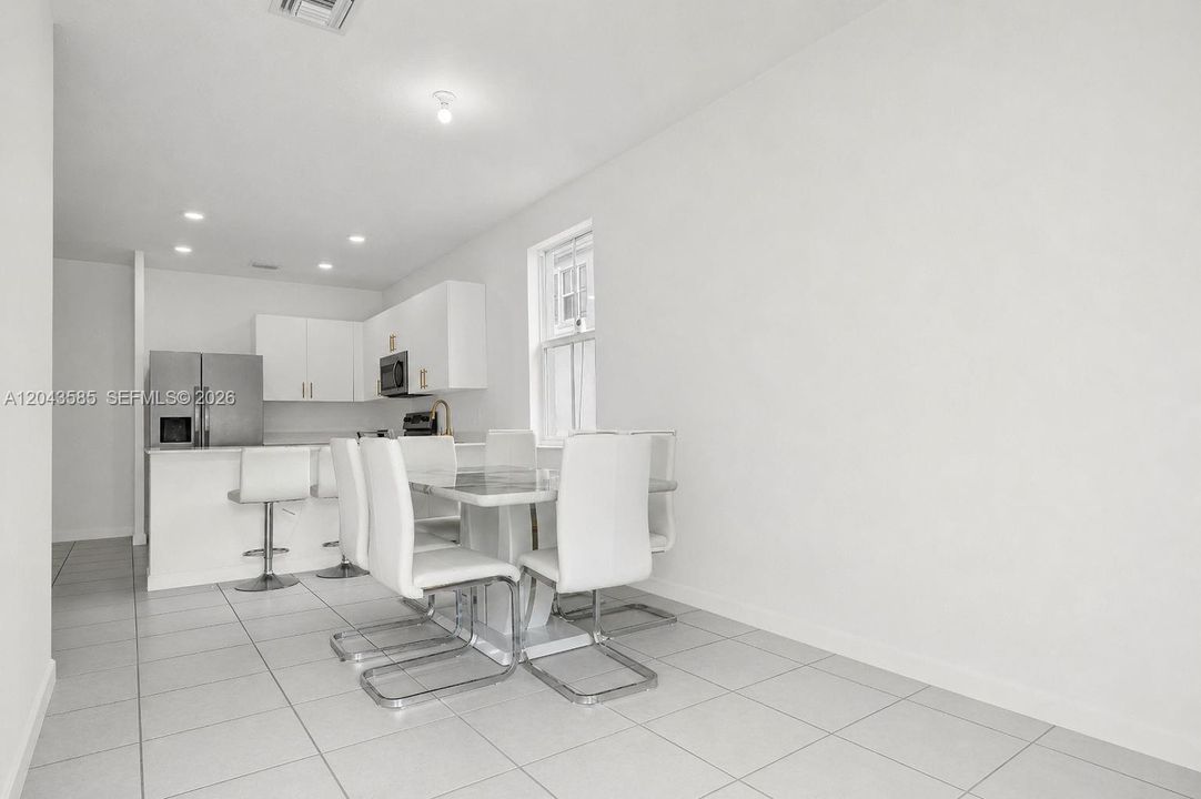 En Renta: $3,700 (3 camas, 3 baños, 1853 Pies cuadrados)