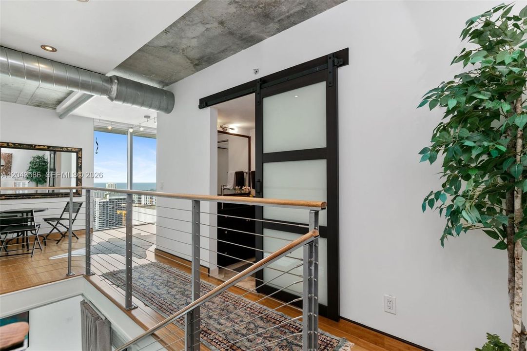 For Sale: $720,000 (2 beds, 2 baths, 1255 Square Feet)