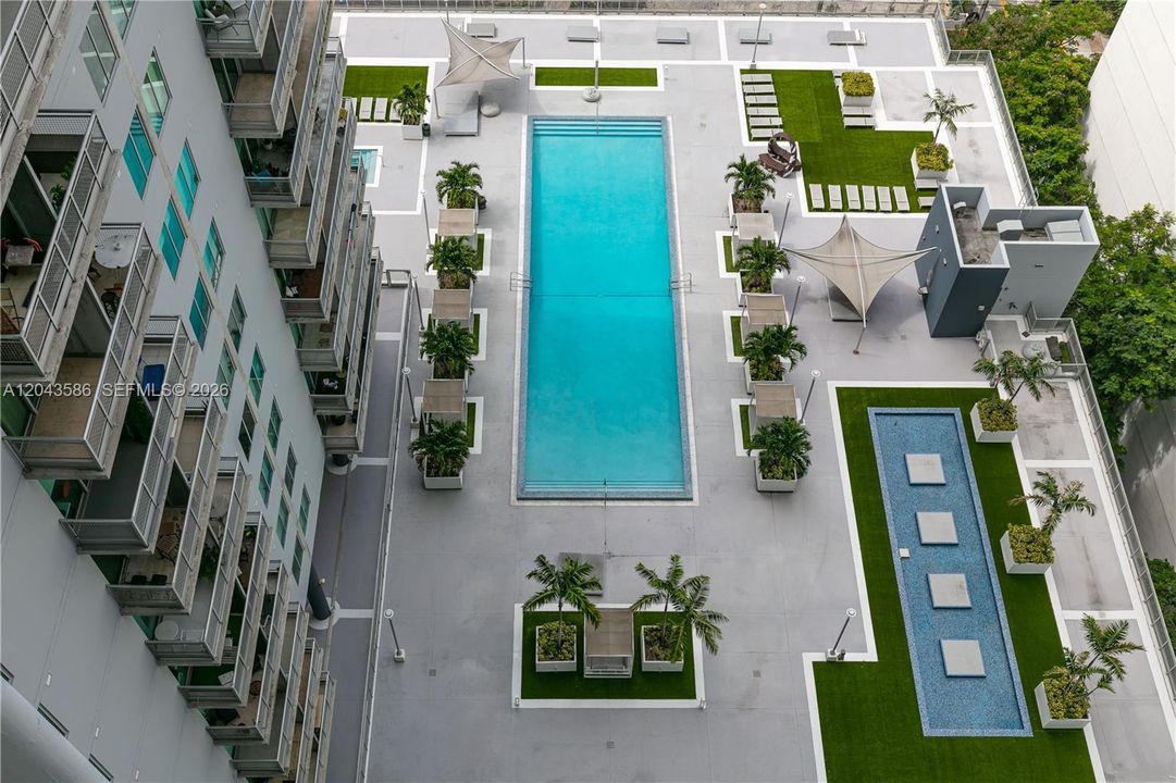 For Sale: $720,000 (2 beds, 2 baths, 1255 Square Feet)