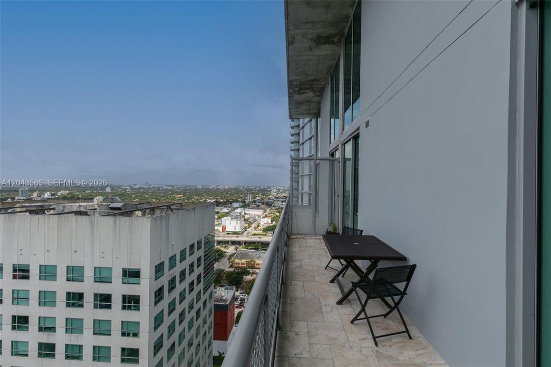 For Sale: $720,000 (2 beds, 2 baths, 1255 Square Feet)