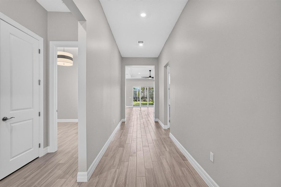 ENTRANCE FOYER