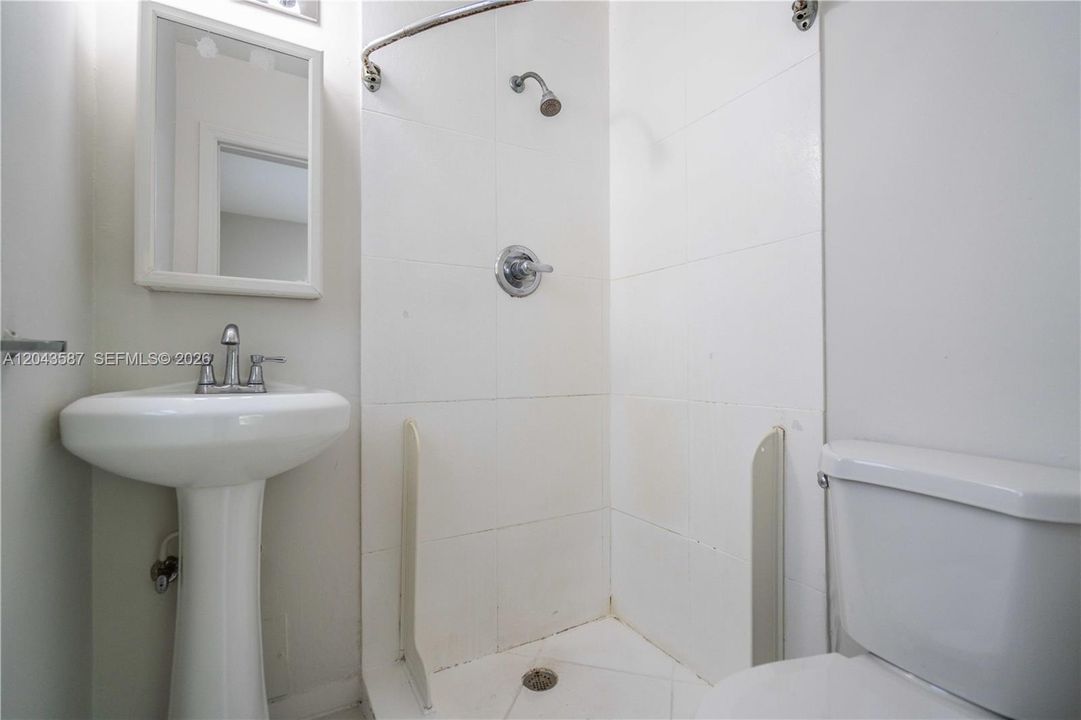 For Rent: $2,200 (2 beds, 2 baths, 720 Square Feet)